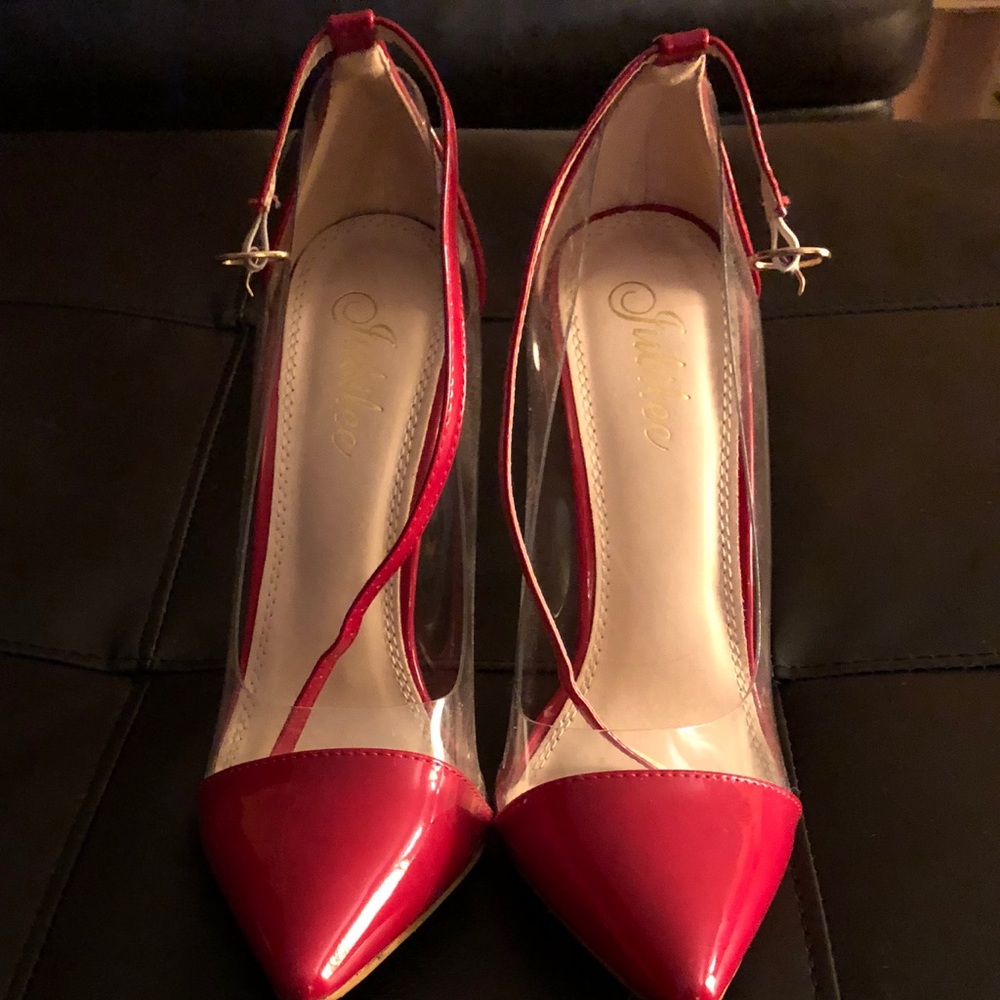 Red Pumps